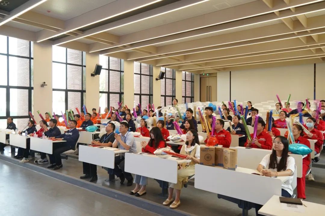 �������ʹ���-׷�󿵽�,����һ������