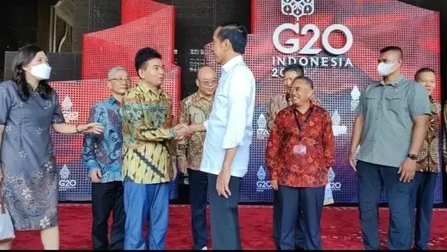 �������ʹ���-׷�󿵽�,����һ������