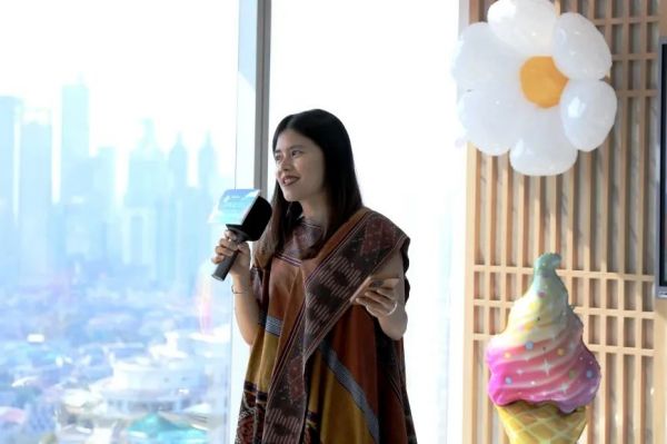 �������ʹ���-׷�󿵽�,����һ������