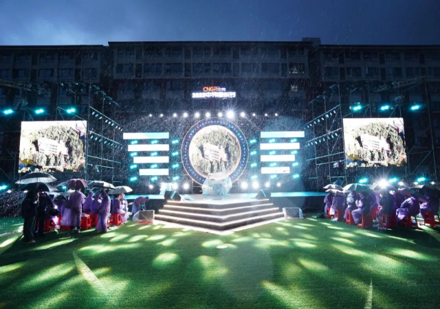 �������ʹ���-׷�󿵽�,����һ������