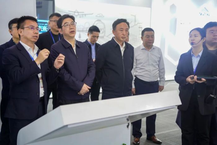 �������ʹ���-׷�󿵽�,����һ������