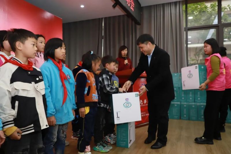 �������ʹ���-׷�󿵽�,����һ������