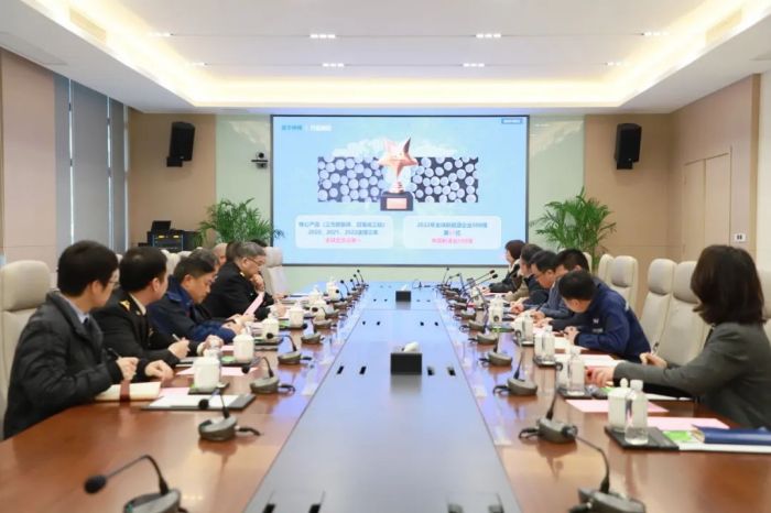 �������ʹ���-׷�󿵽�,����һ������