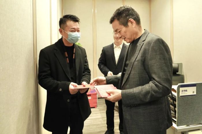 �������ʹ���-׷�󿵽�,����һ������