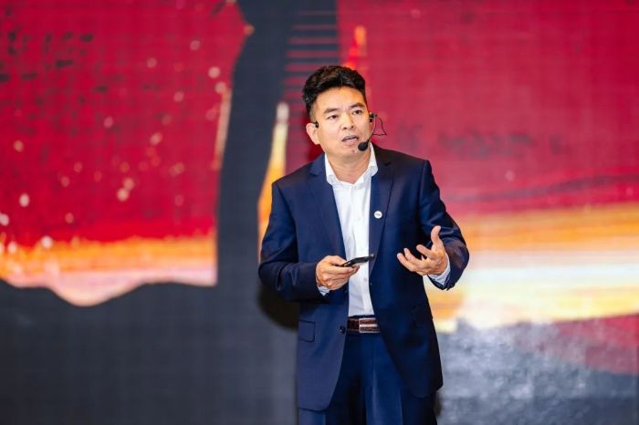 �������ʹ���-׷�󿵽�,����һ������