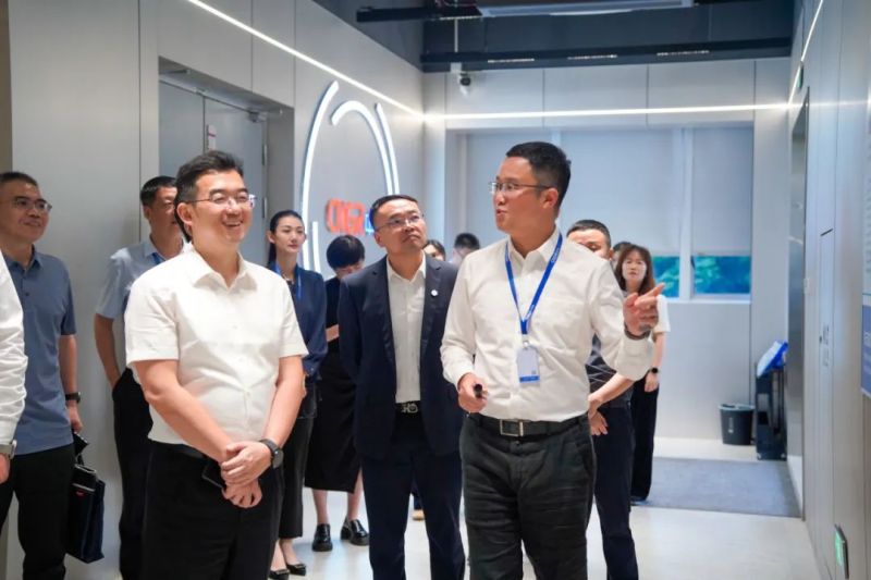 �������ʹ���-׷�󿵽�,����һ������