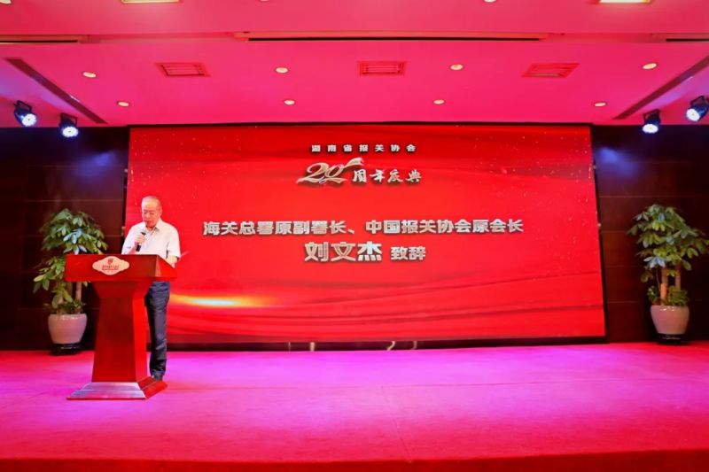 �������ʹ���-׷�󿵽�,����һ������