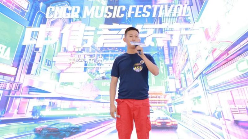 �������ʹ���-׷�󿵽�,����һ������