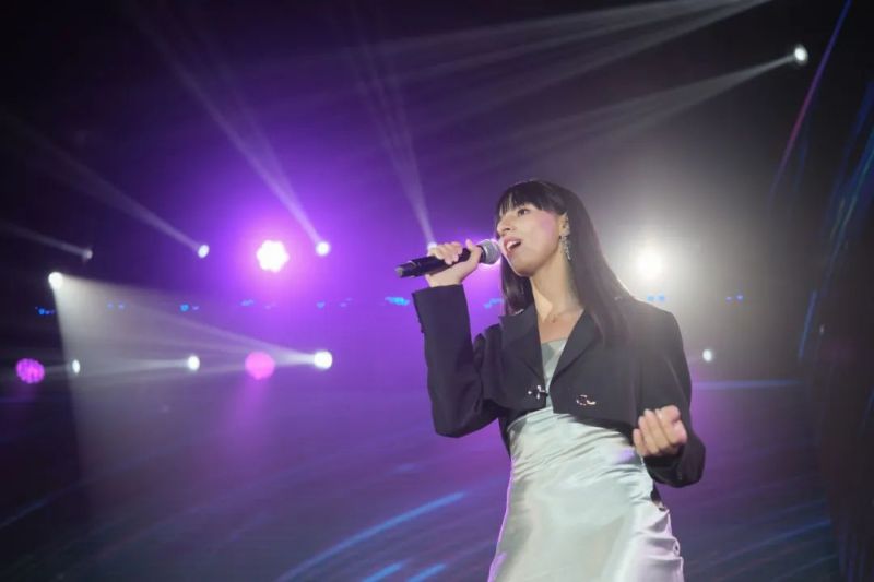 �������ʹ���-׷�󿵽�,����һ������