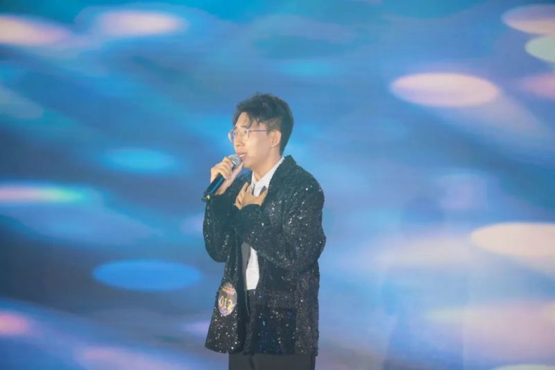 �������ʹ���-׷�󿵽�,����һ������