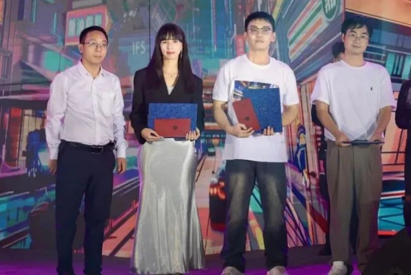 �������ʹ���-׷�󿵽�,����һ������