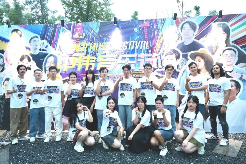 �������ʹ���-׷�󿵽�,����һ������