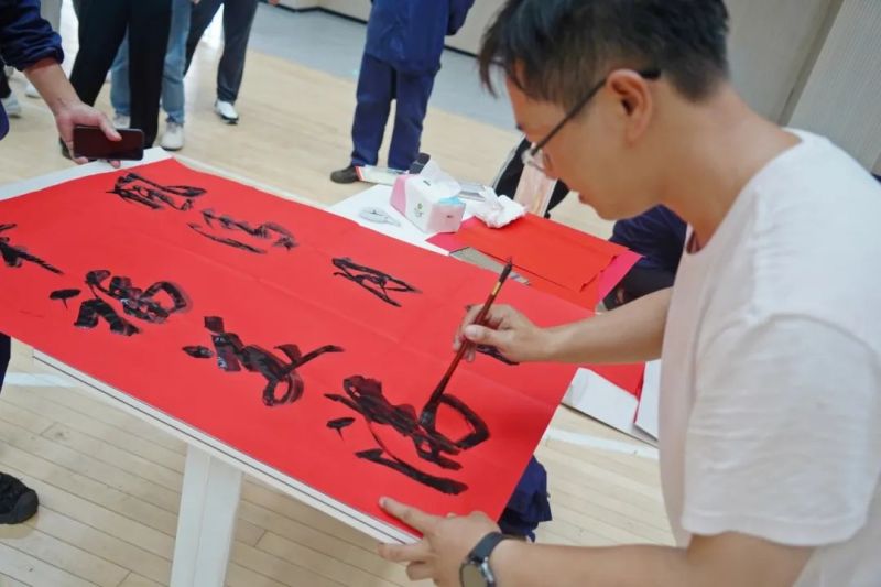 �������ʹ���-׷�󿵽�,����һ������