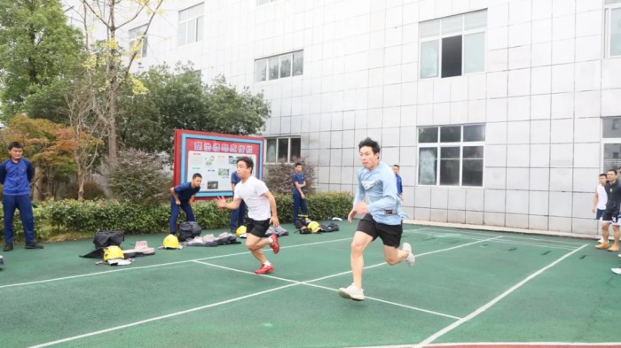 �������ʹ���-׷�󿵽�,����һ������