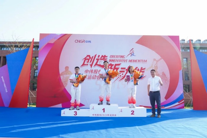 �������ʹ���-׷�󿵽�,����һ������