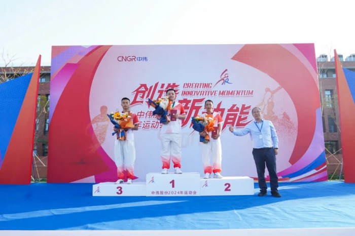 �������ʹ���-׷�󿵽�,����һ������