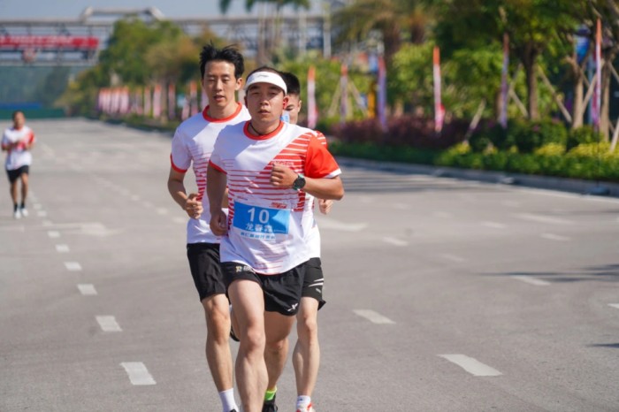 �������ʹ���-׷�󿵽�,����һ������