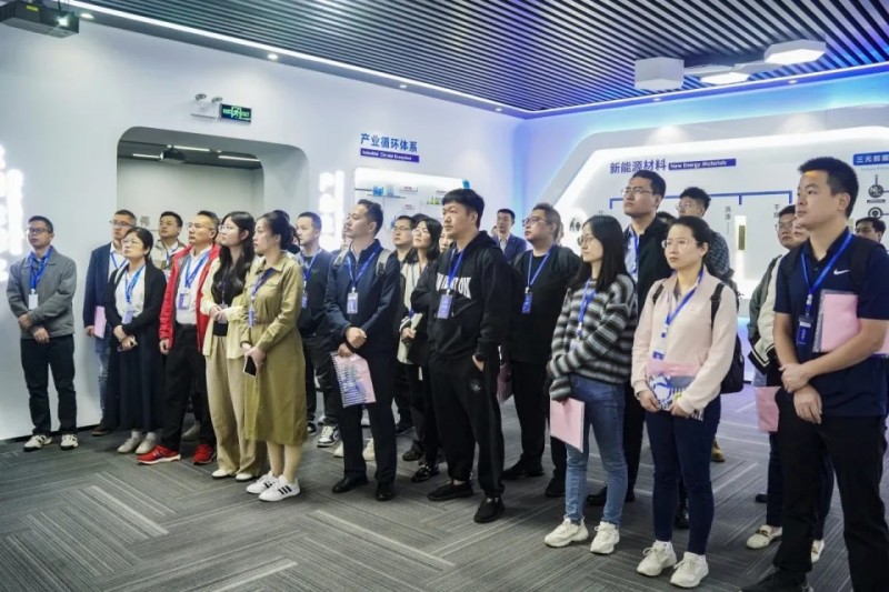 �������ʹ���-׷�󿵽�,����һ������