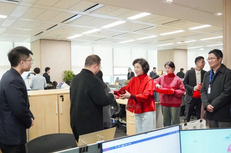 �������ʹ���-׷�󿵽�,����һ������