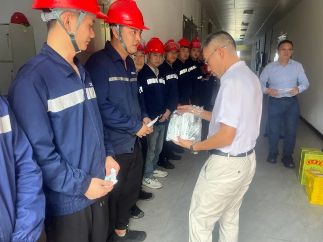 �������ʹ���-׷�󿵽�,����һ������