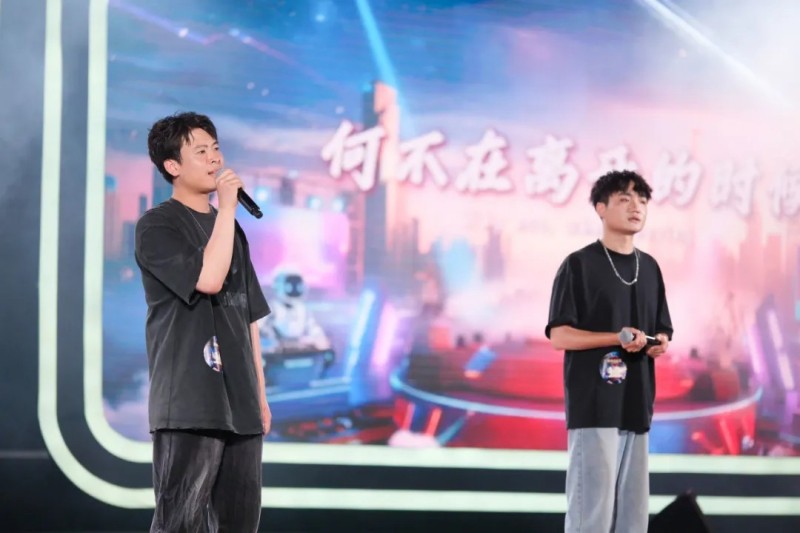 �������ʹ���-׷�󿵽�,����һ������