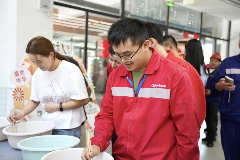 �������ʹ���-׷�󿵽�,����һ������