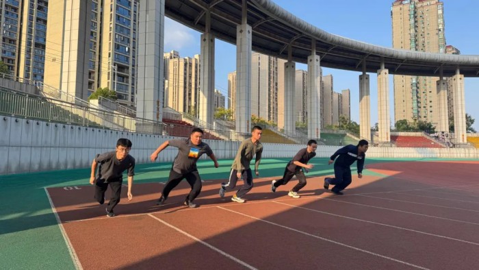 �������ʹ���-׷�󿵽�,����һ������